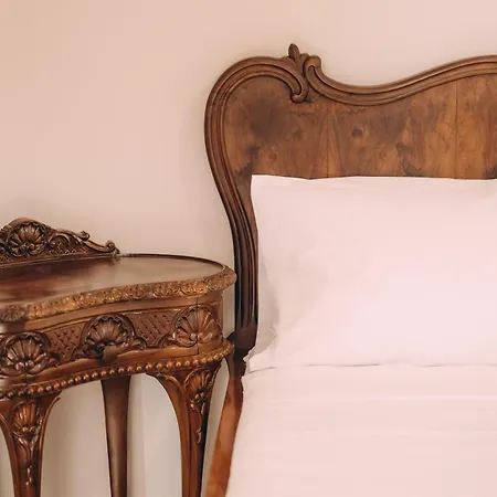 Sirens Luxury Palouki