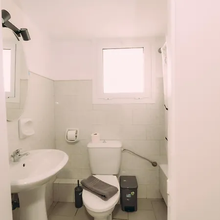 Sirens Luxury アパートホテル