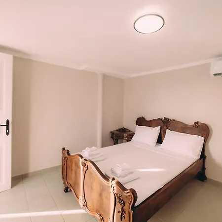 Sirens Luxury Apartahotel