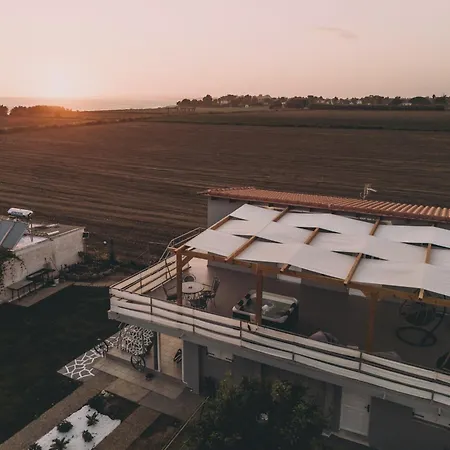 アパートホテル Sirens Luxury Palouki