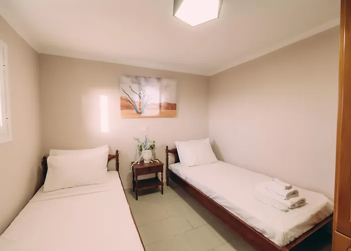 Sirens Luxury Aparthotel Palouki