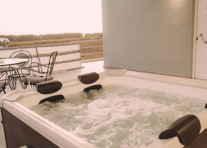 Aparthotel Sirens Luxury Palouki